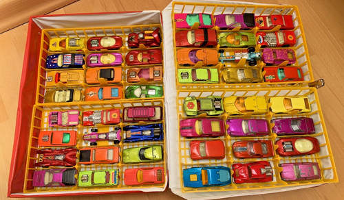 Matchbox hot wheels - /,